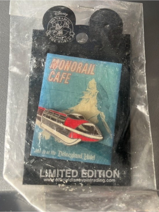 Disney Other - Disney Pin 2004 Disneyland
Monorail Cafe AP Dining Series LE
10000 NIP